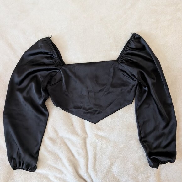 3/$30 Long sleeve satin crop - Picture 1 of 7